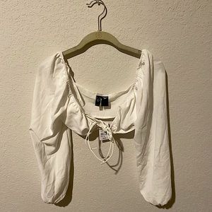 White NWT cute tie front crop top